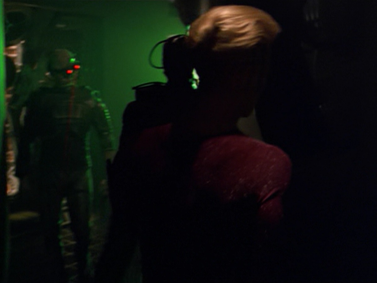 ariane179254_StarTrekVoyager_5x15_5x16_DarkFrontier_5249.jpg