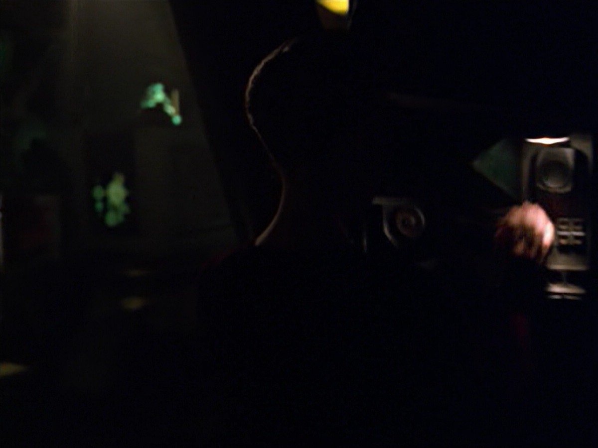 ariane179254_StarTrekVoyager_5x15_5x16_DarkFrontier_5253.jpg