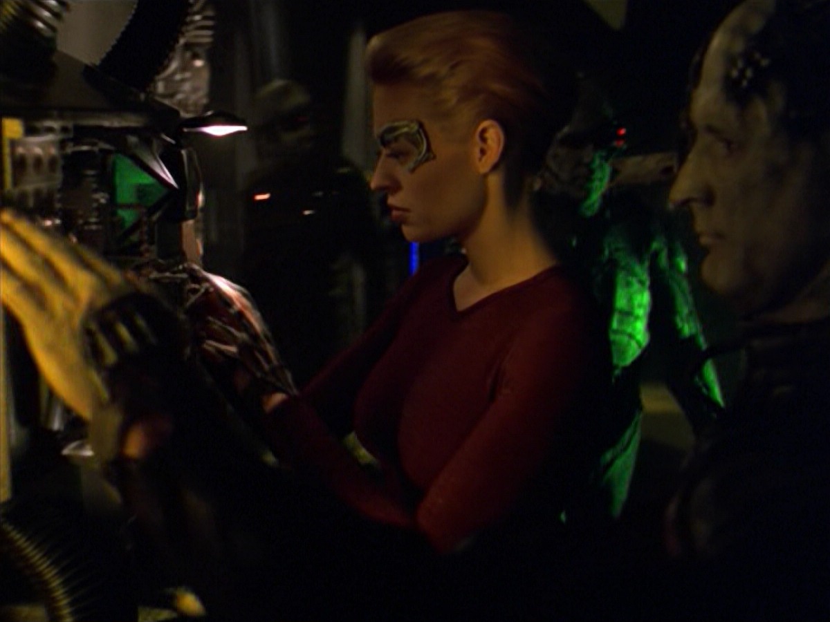 ariane179254_StarTrekVoyager_5x15_5x16_DarkFrontier_5263.jpg