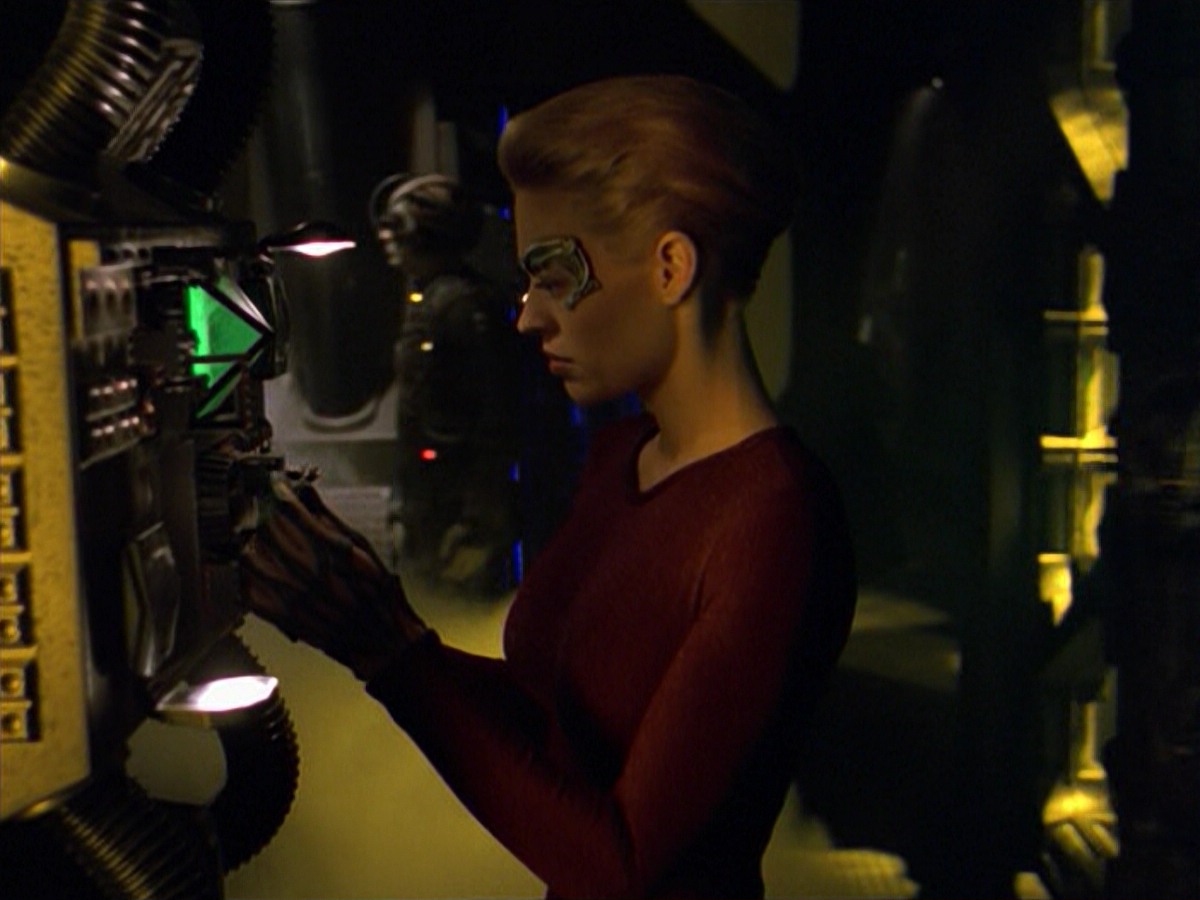 ariane179254_StarTrekVoyager_5x15_5x16_DarkFrontier_5268.jpg