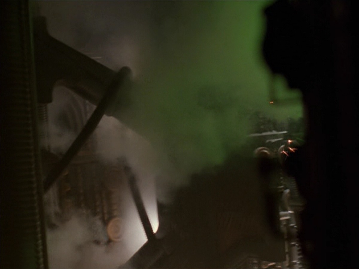 ariane179254_StarTrekVoyager_5x15_5x16_DarkFrontier_5284.jpg
