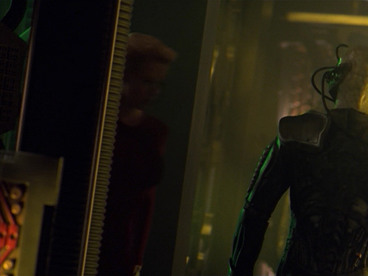 ariane179254_StarTrekVoyager_5x15_5x16_DarkFrontier_5287.jpg