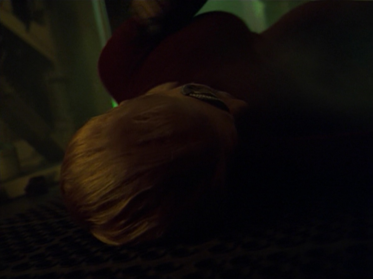 ariane179254_StarTrekVoyager_5x15_5x16_DarkFrontier_5296.jpg
