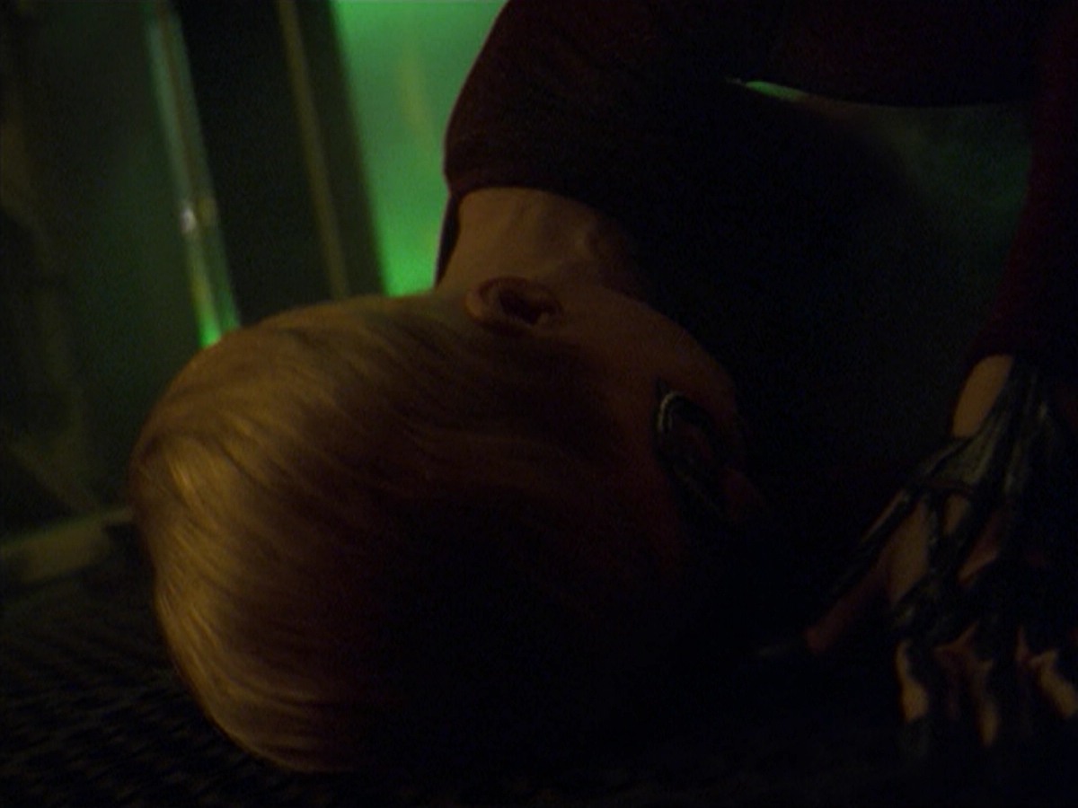 ariane179254_StarTrekVoyager_5x15_5x16_DarkFrontier_5297.jpg