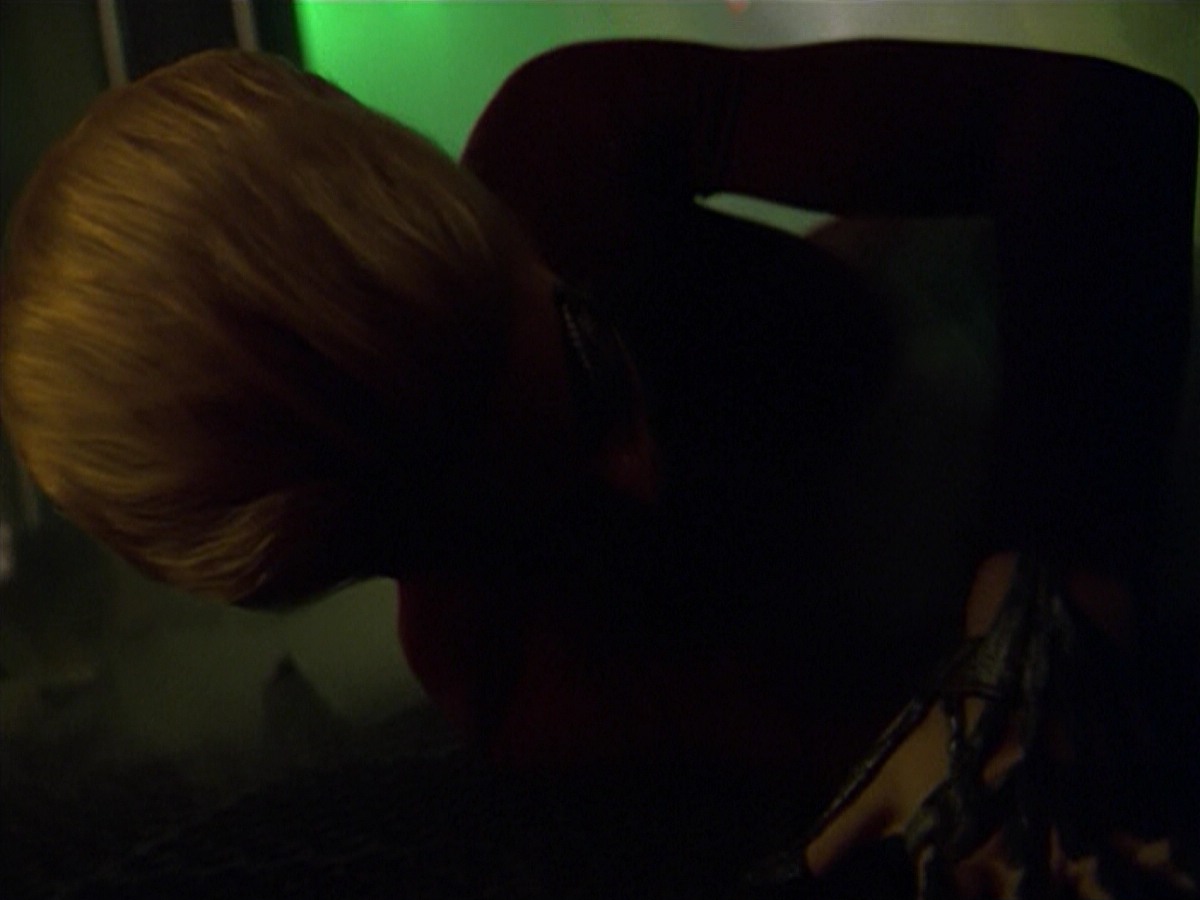 ariane179254_StarTrekVoyager_5x15_5x16_DarkFrontier_5298.jpg