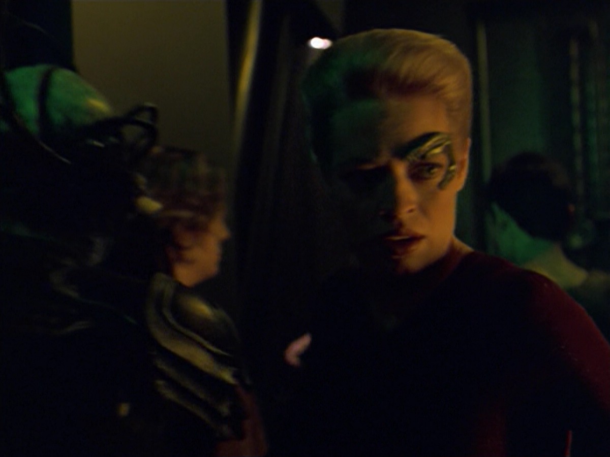 ariane179254_StarTrekVoyager_5x15_5x16_DarkFrontier_5360.jpg