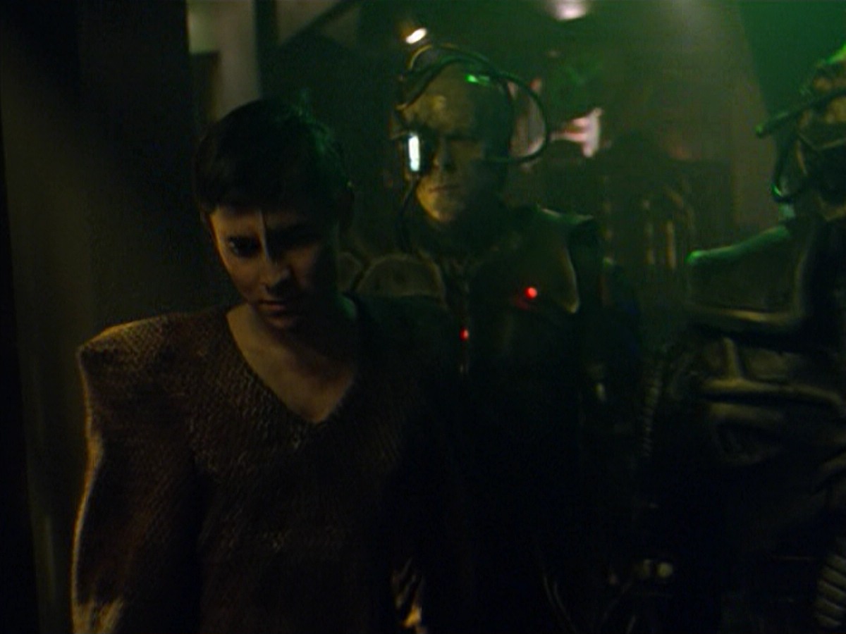 ariane179254_StarTrekVoyager_5x15_5x16_DarkFrontier_5363.jpg
