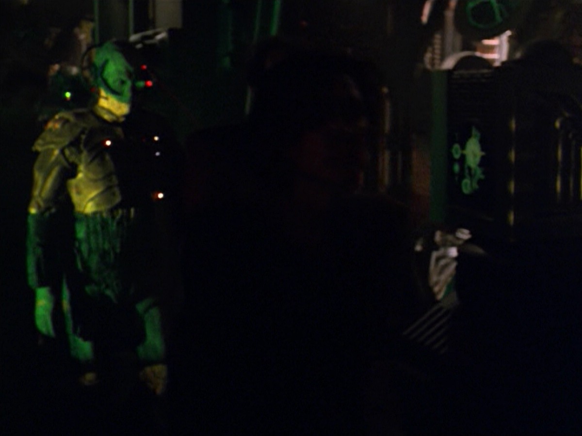 ariane179254_StarTrekVoyager_5x15_5x16_DarkFrontier_5367.jpg
