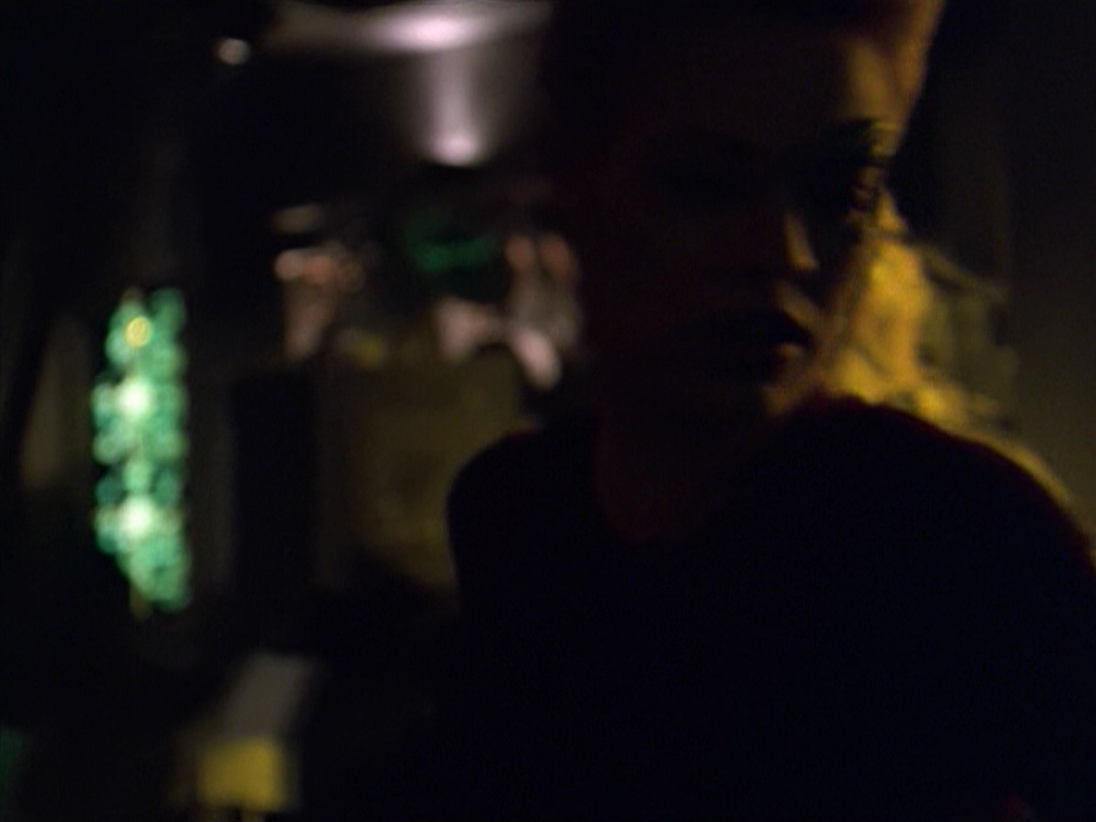 ariane179254_StarTrekVoyager_5x15_5x16_DarkFrontier_5373.jpg