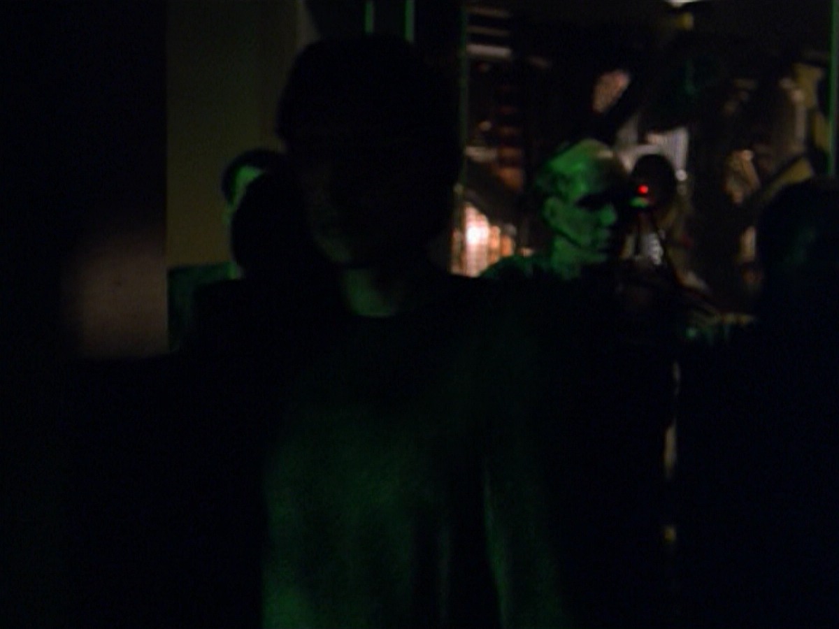ariane179254_StarTrekVoyager_5x15_5x16_DarkFrontier_5374.jpg