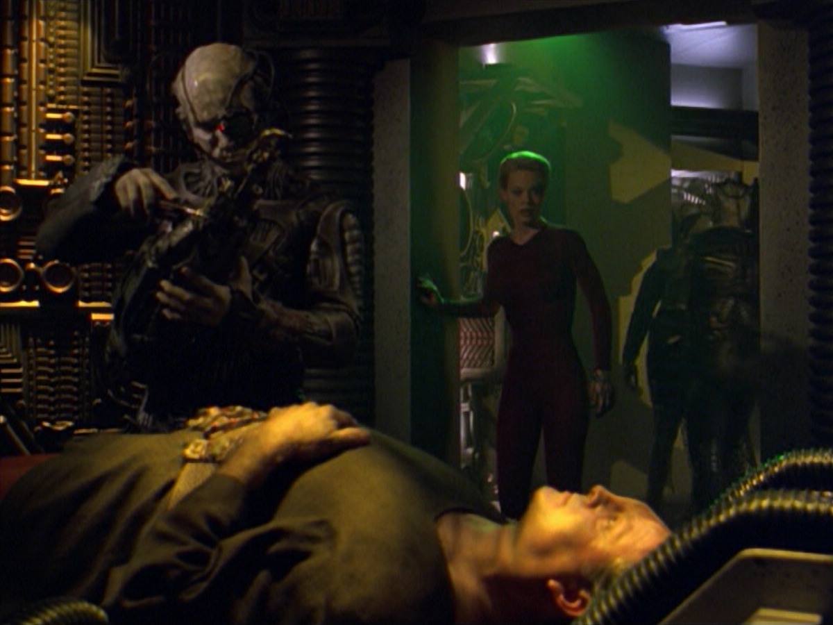 ariane179254_StarTrekVoyager_5x15_5x16_DarkFrontier_5401.jpg