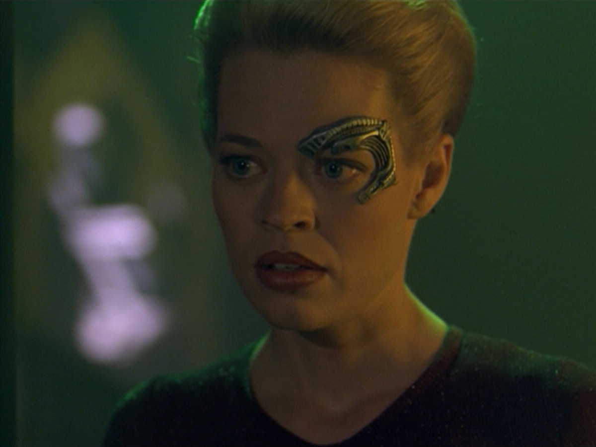 ariane179254_StarTrekVoyager_5x15_5x16_DarkFrontier_5409.jpg