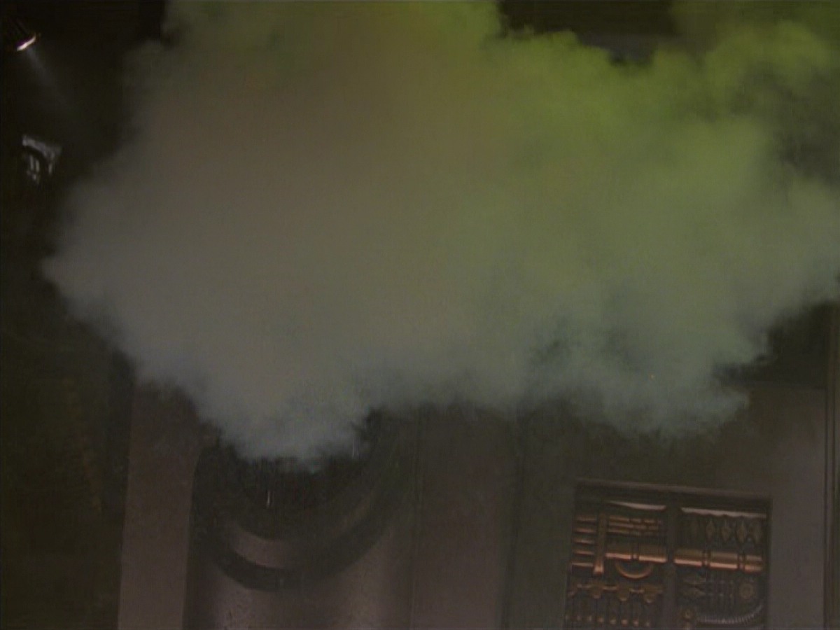 ariane179254_StarTrekVoyager_5x15_5x16_DarkFrontier_5413.jpg