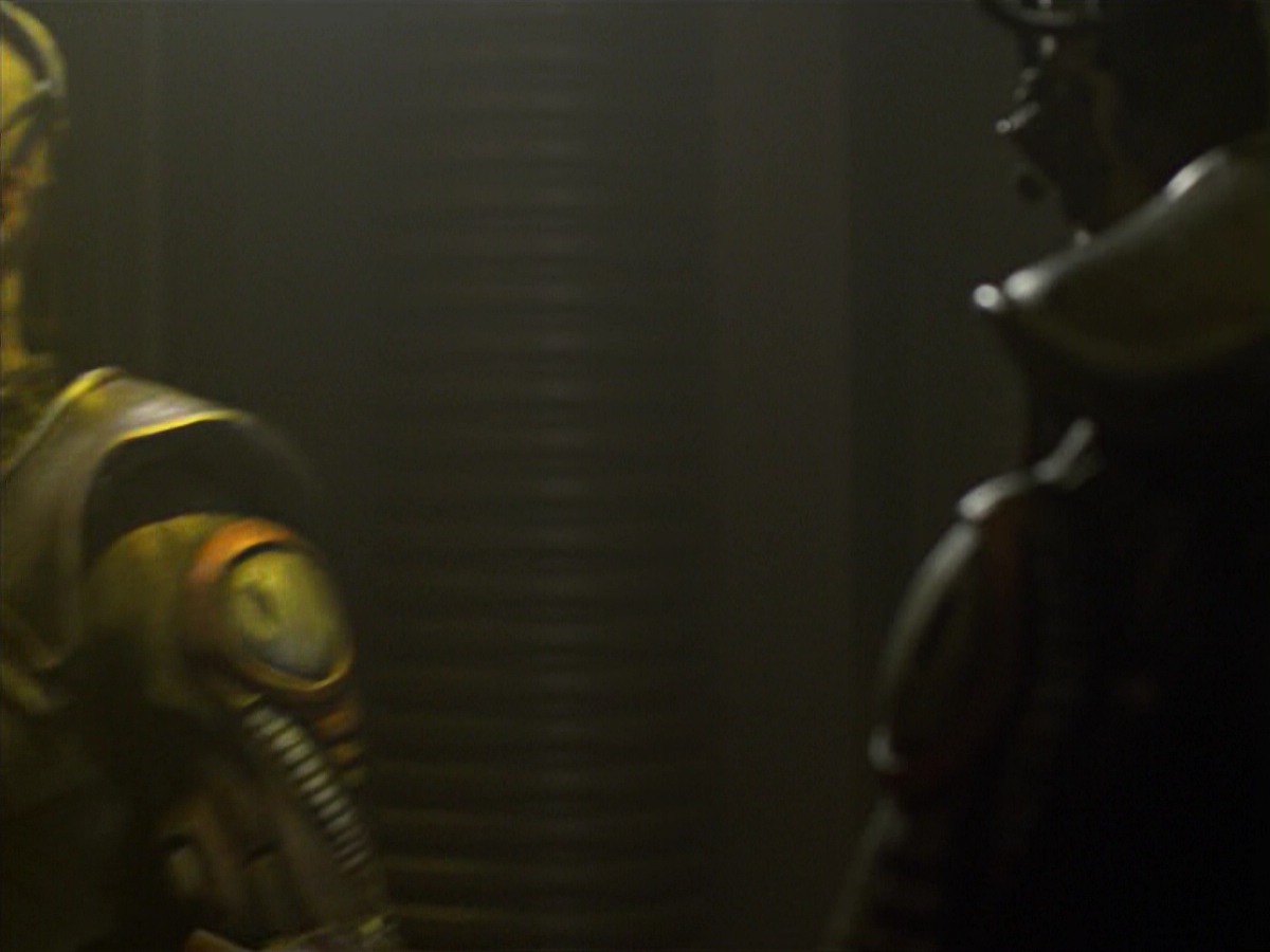 ariane179254_StarTrekVoyager_5x15_5x16_DarkFrontier_5416.jpg