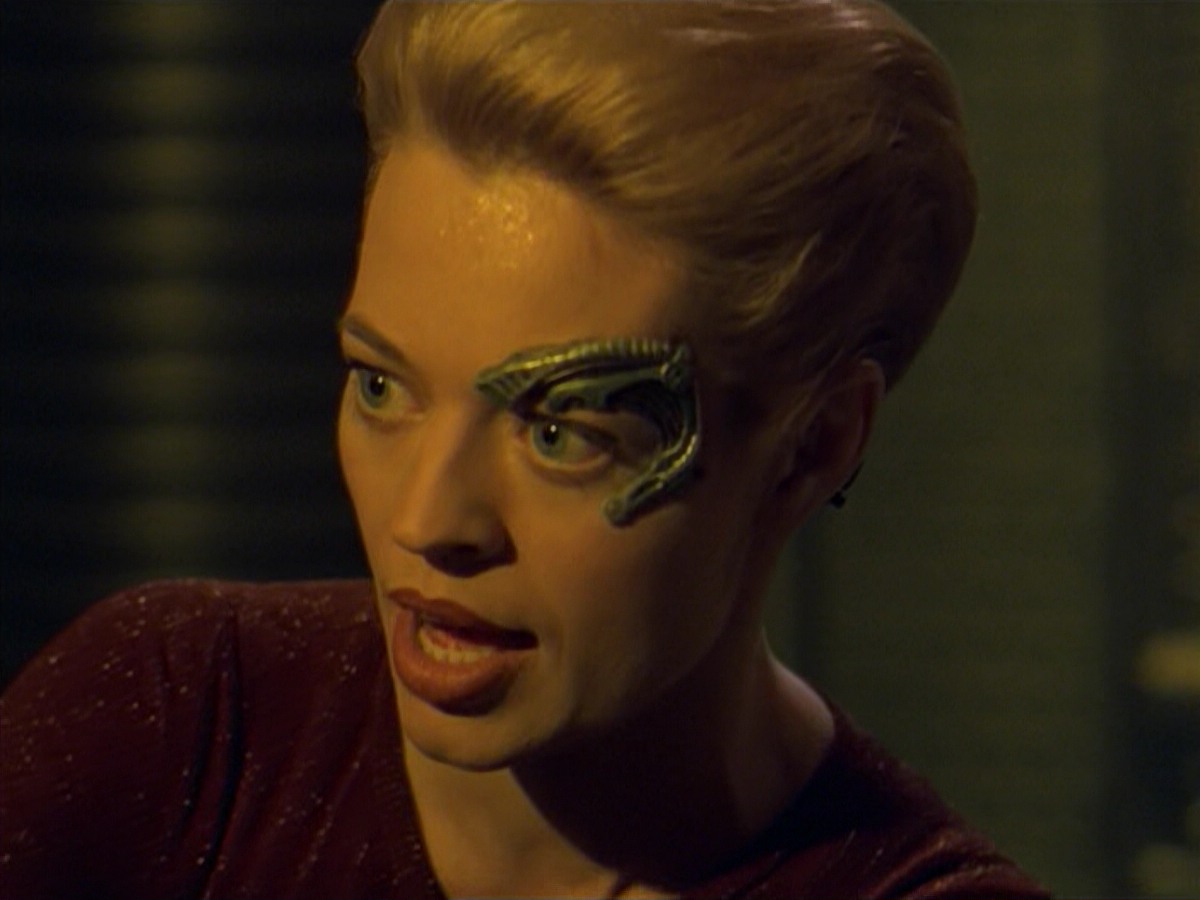 ariane179254_StarTrekVoyager_5x15_5x16_DarkFrontier_5433.jpg