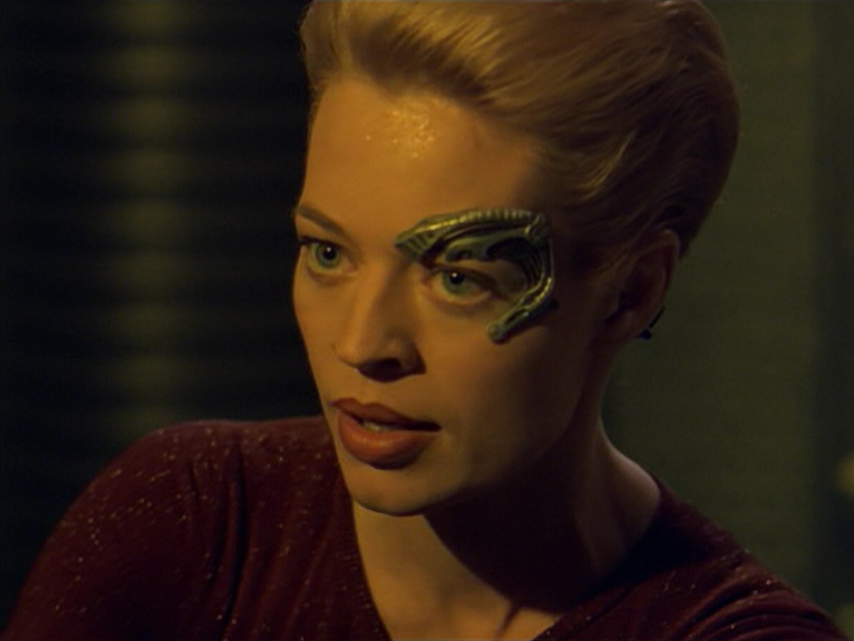 ariane179254_StarTrekVoyager_5x15_5x16_DarkFrontier_5434.jpg