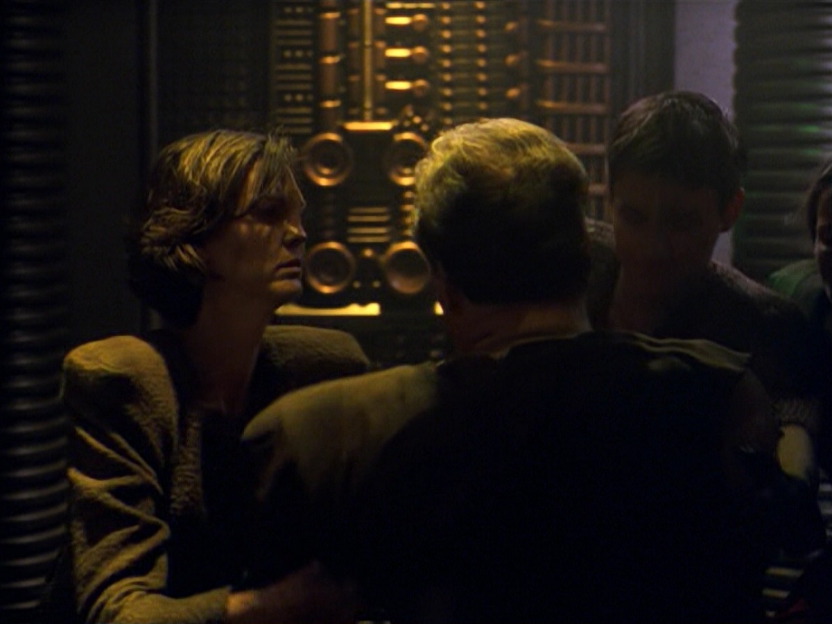 ariane179254_StarTrekVoyager_5x15_5x16_DarkFrontier_5440.jpg