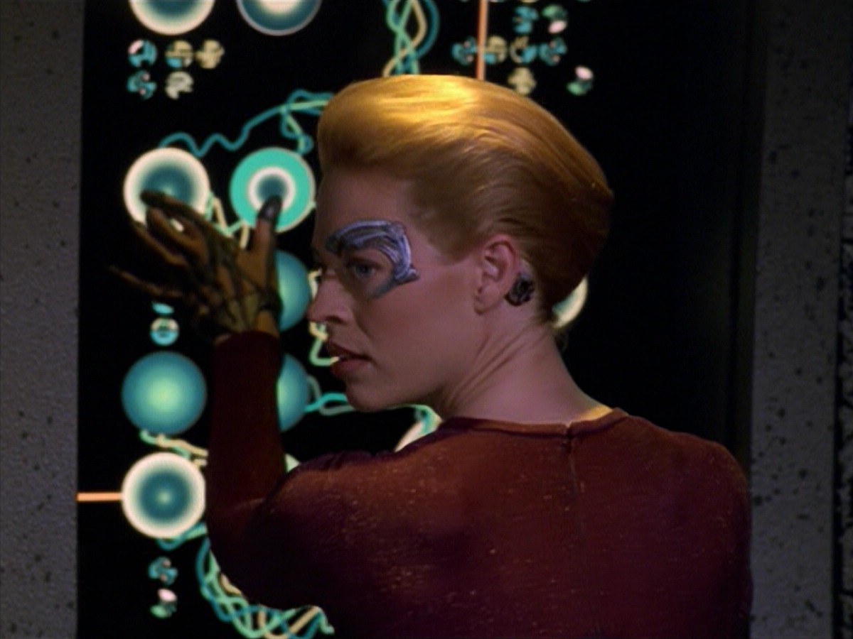 ariane179254_StarTrekVoyager_5x15_5x16_DarkFrontier_5480.jpg