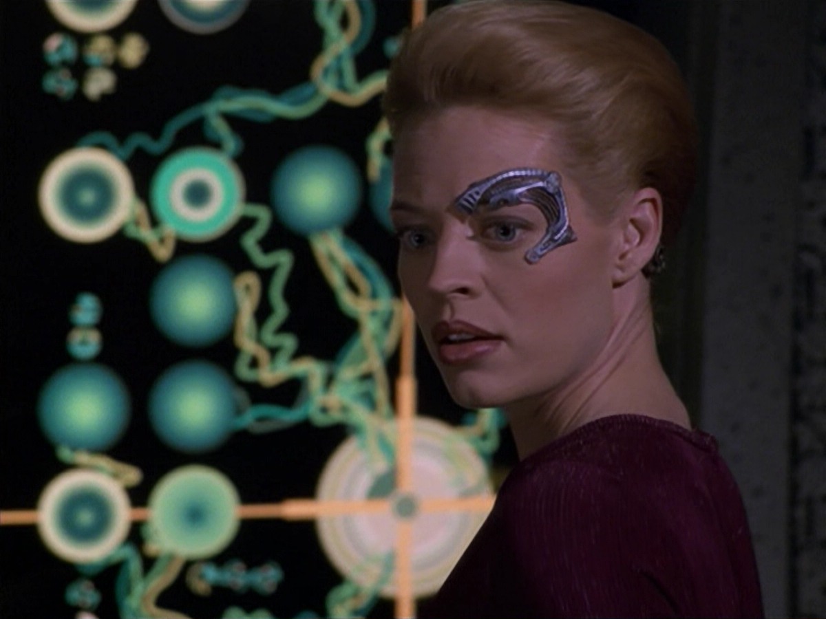ariane179254_StarTrekVoyager_5x15_5x16_DarkFrontier_5485.jpg