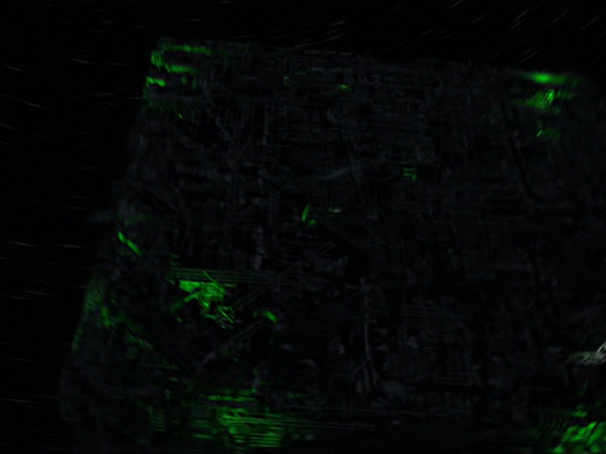 ariane179254_StarTrekVoyager_5x15_5x16_DarkFrontier_5497.jpg