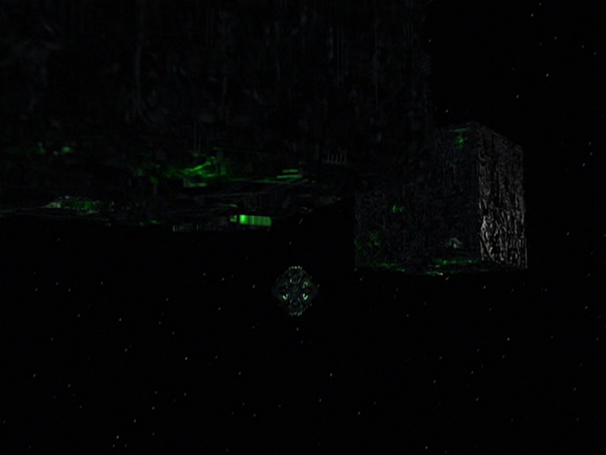 ariane179254_StarTrekVoyager_5x15_5x16_DarkFrontier_5502.jpg