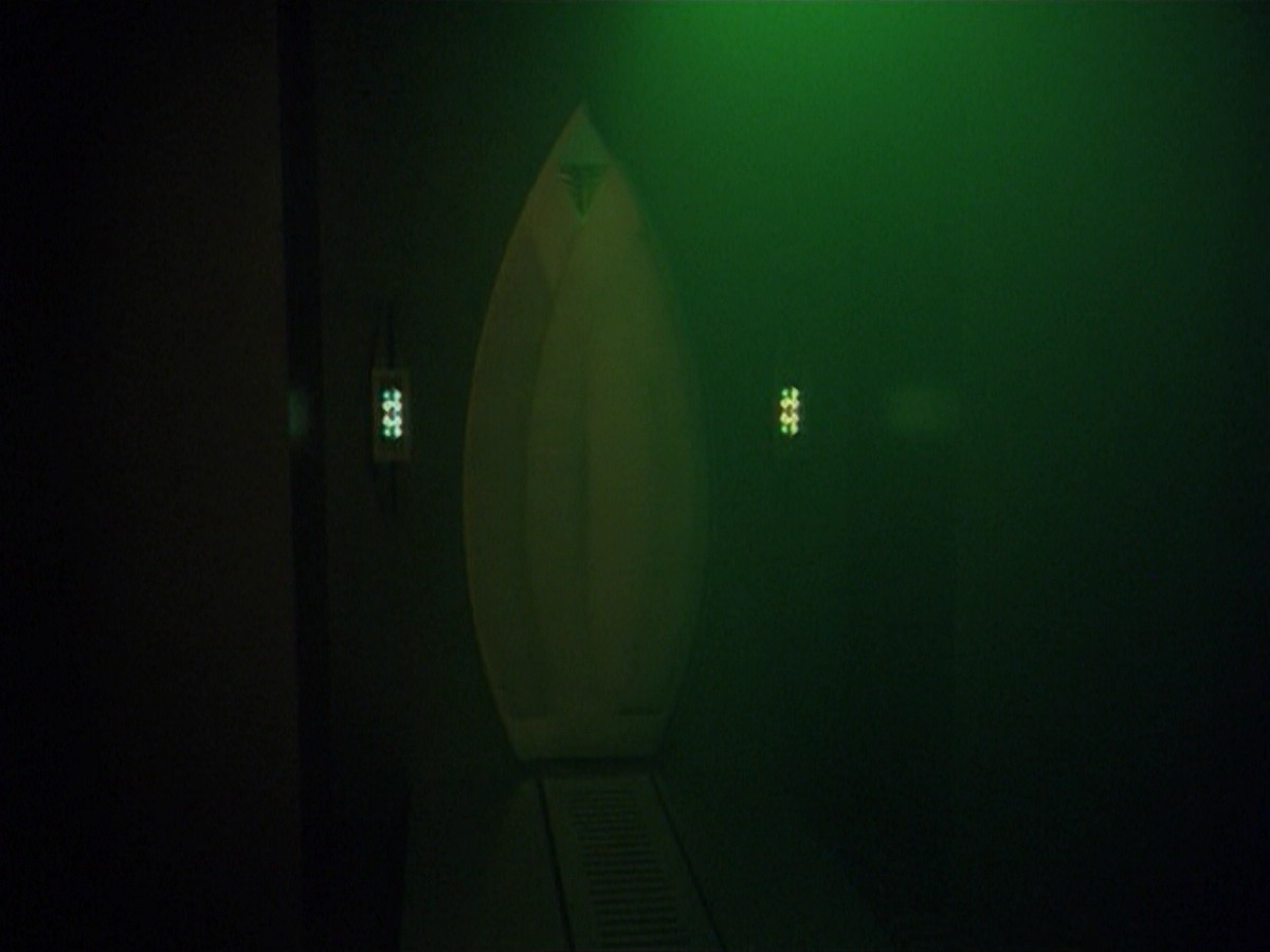 ariane179254_StarTrekVoyager_5x15_5x16_DarkFrontier_5503.jpg