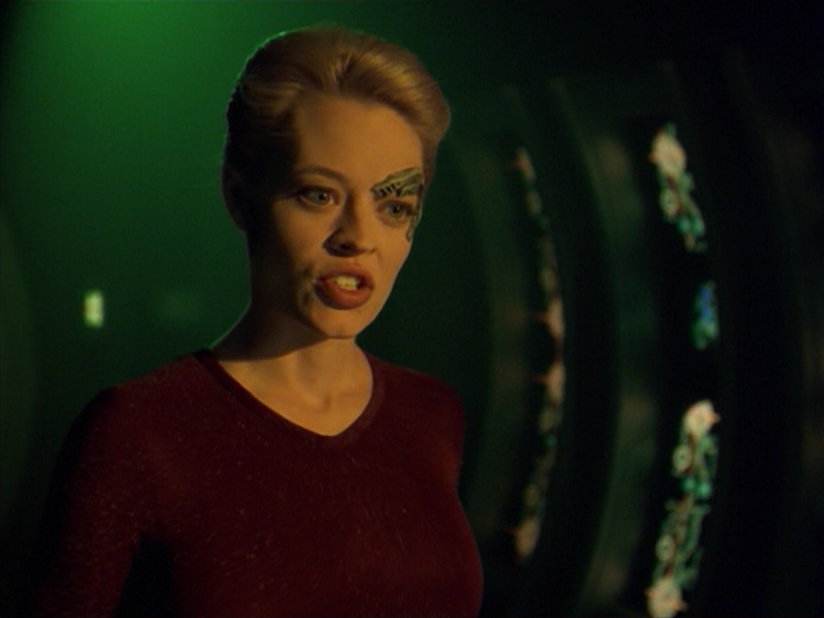 ariane179254_StarTrekVoyager_5x15_5x16_DarkFrontier_5529.jpg