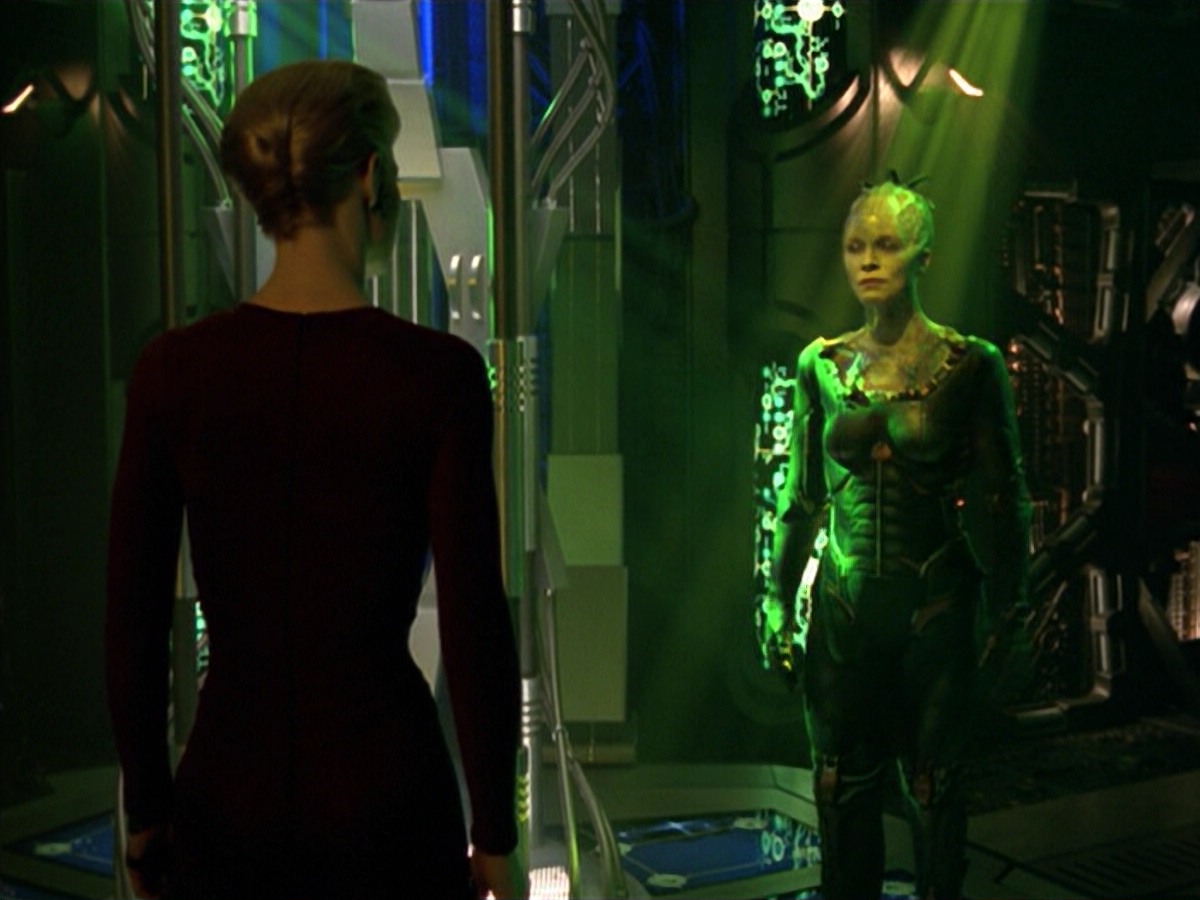 ariane179254_StarTrekVoyager_5x15_5x16_DarkFrontier_5544.jpg