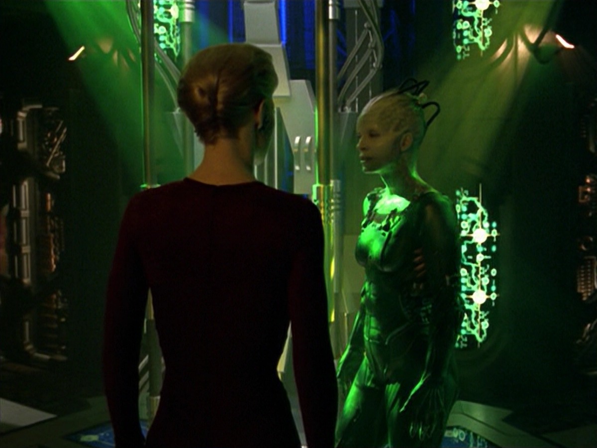 ariane179254_StarTrekVoyager_5x15_5x16_DarkFrontier_5547.jpg