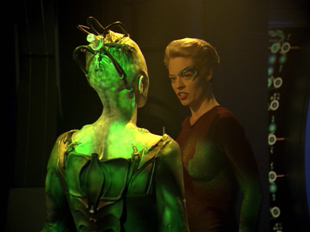 ariane179254_StarTrekVoyager_5x15_5x16_DarkFrontier_5593.jpg