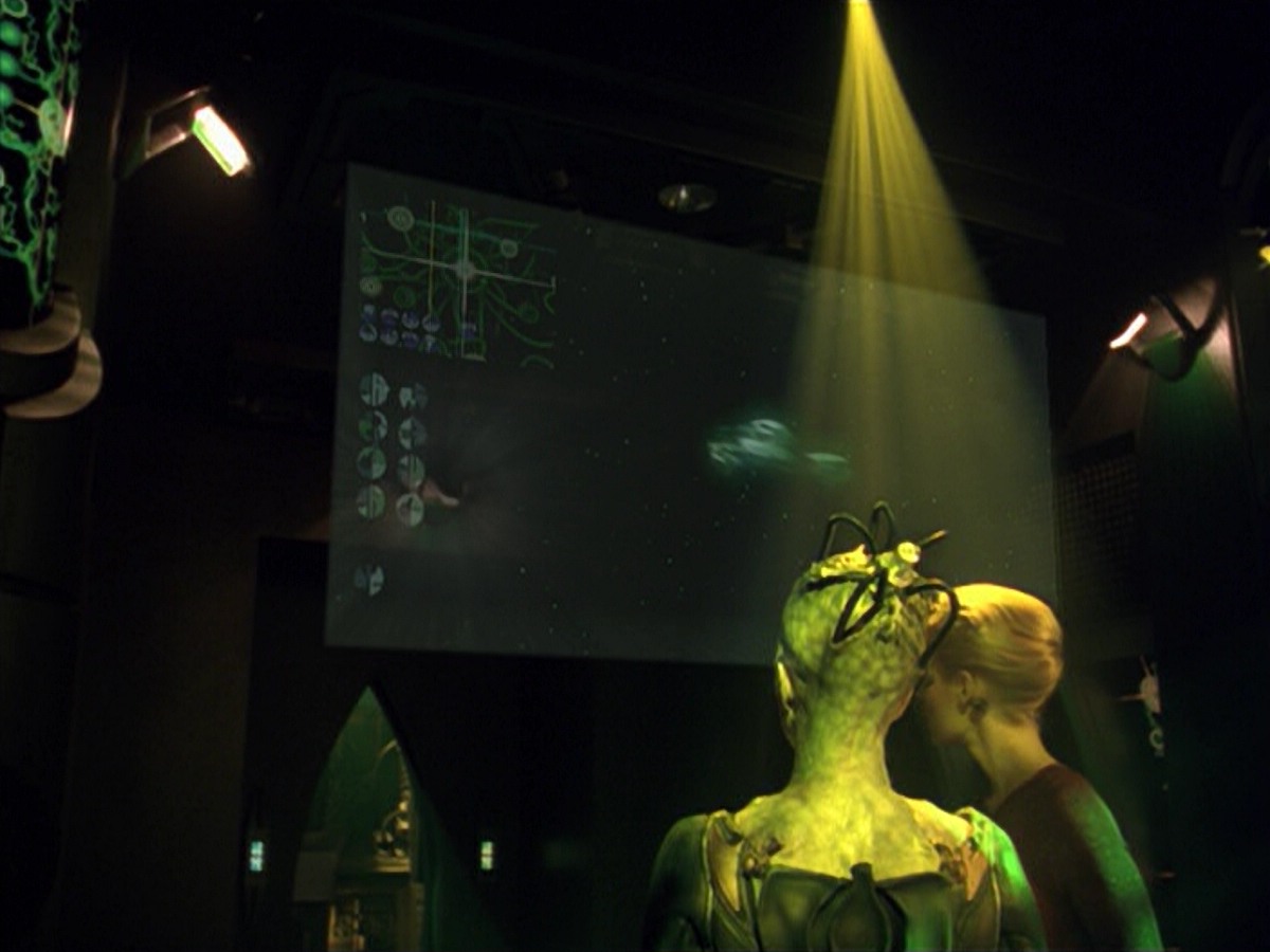 ariane179254_StarTrekVoyager_5x15_5x16_DarkFrontier_5639.jpg
