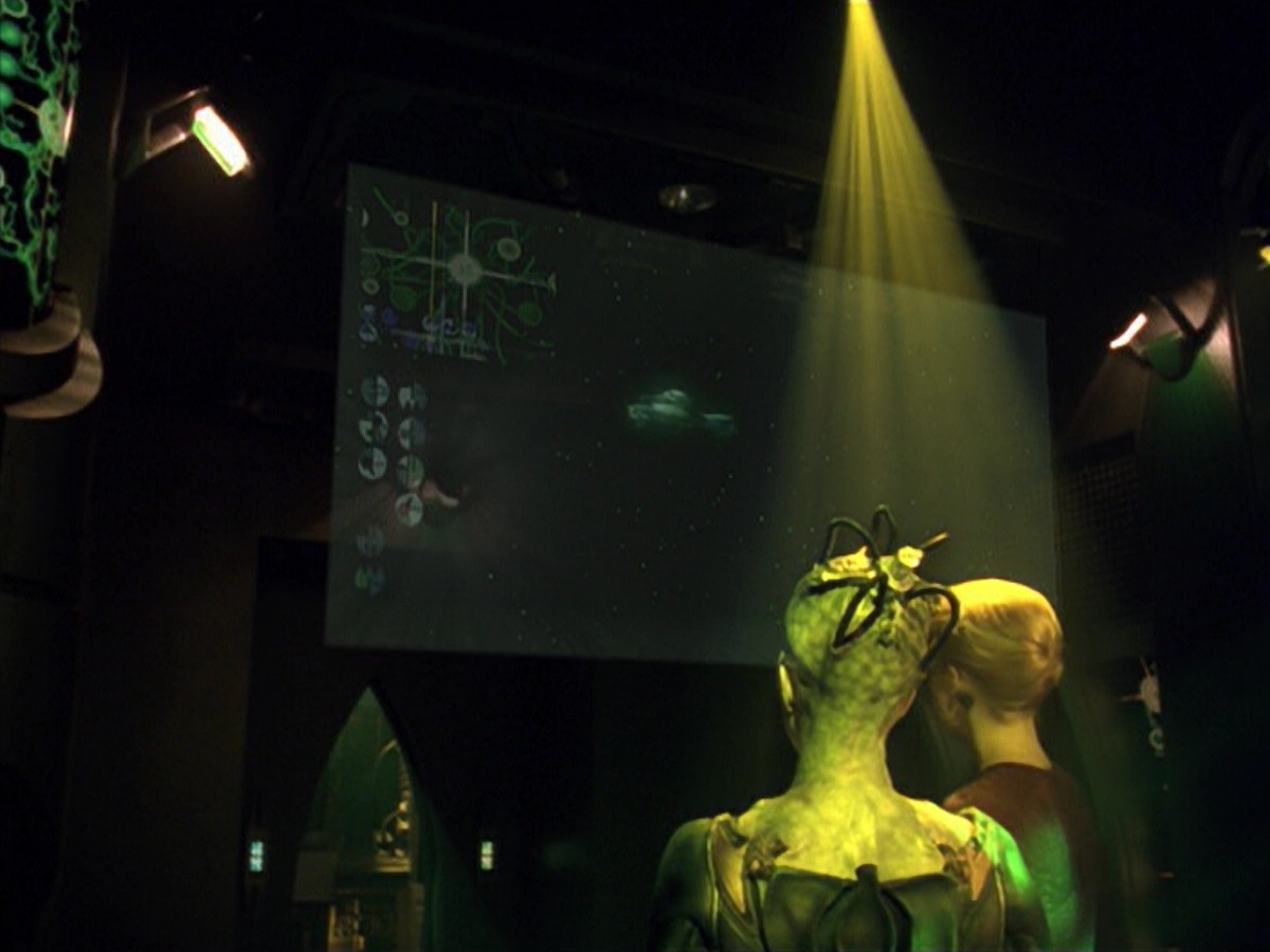 ariane179254_StarTrekVoyager_5x15_5x16_DarkFrontier_5642.jpg