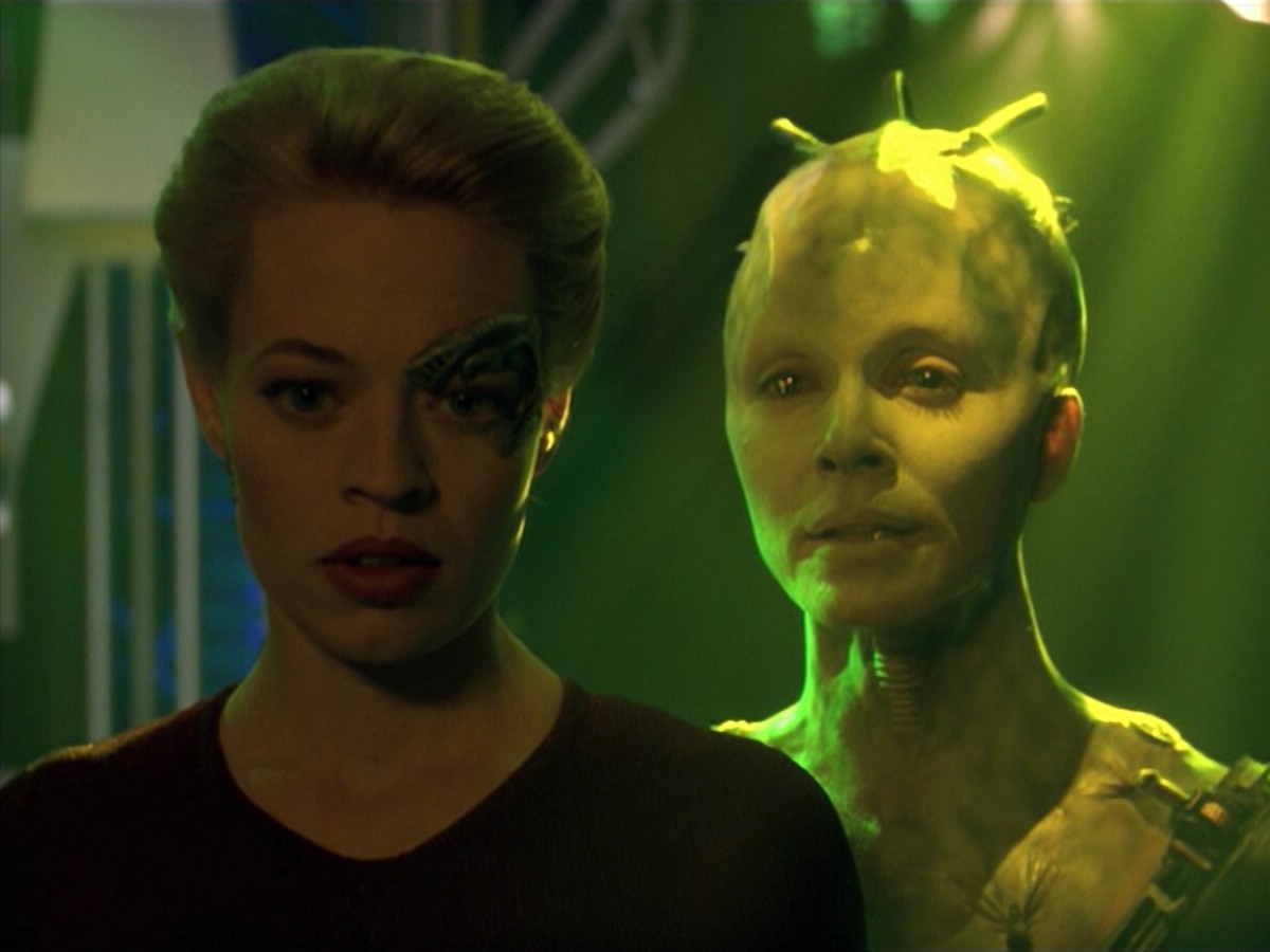 ariane179254_StarTrekVoyager_5x15_5x16_DarkFrontier_5652.jpg