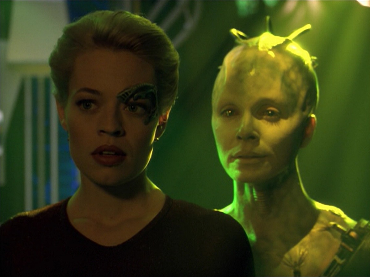 ariane179254_StarTrekVoyager_5x15_5x16_DarkFrontier_5654.jpg