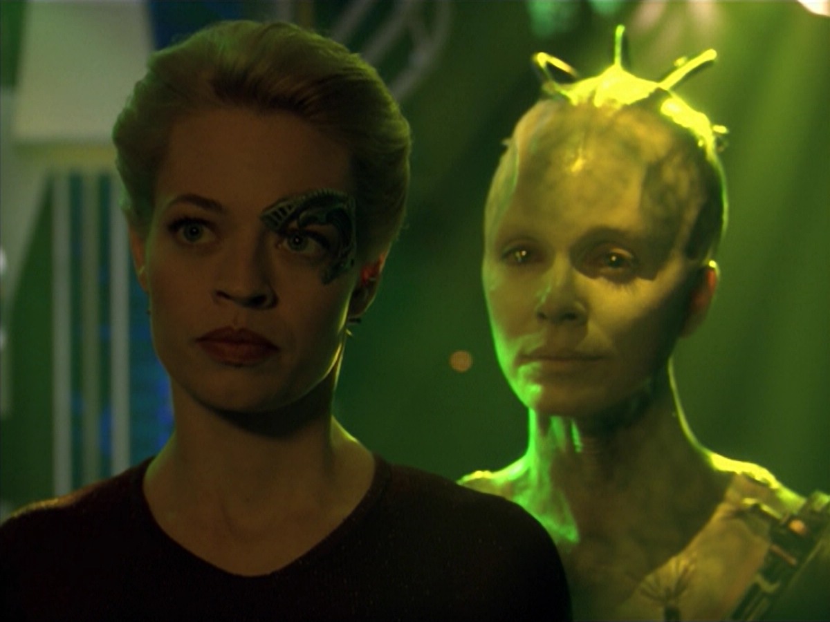 ariane179254_StarTrekVoyager_5x15_5x16_DarkFrontier_5657.jpg