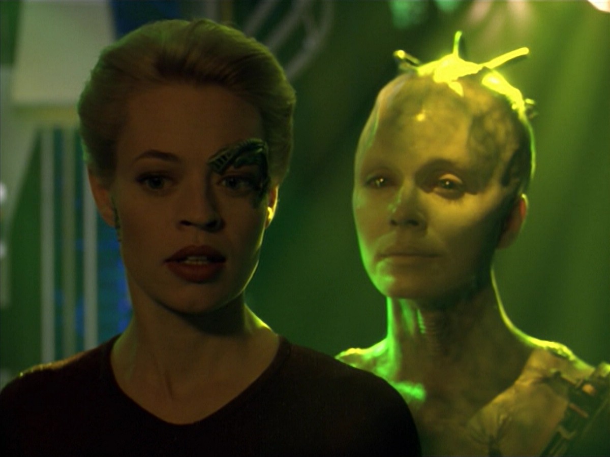 ariane179254_StarTrekVoyager_5x15_5x16_DarkFrontier_5667.jpg