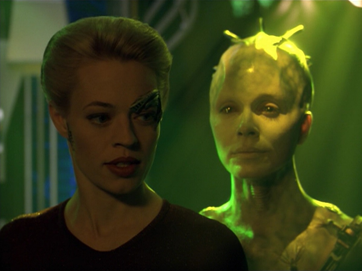 ariane179254_StarTrekVoyager_5x15_5x16_DarkFrontier_5669.jpg