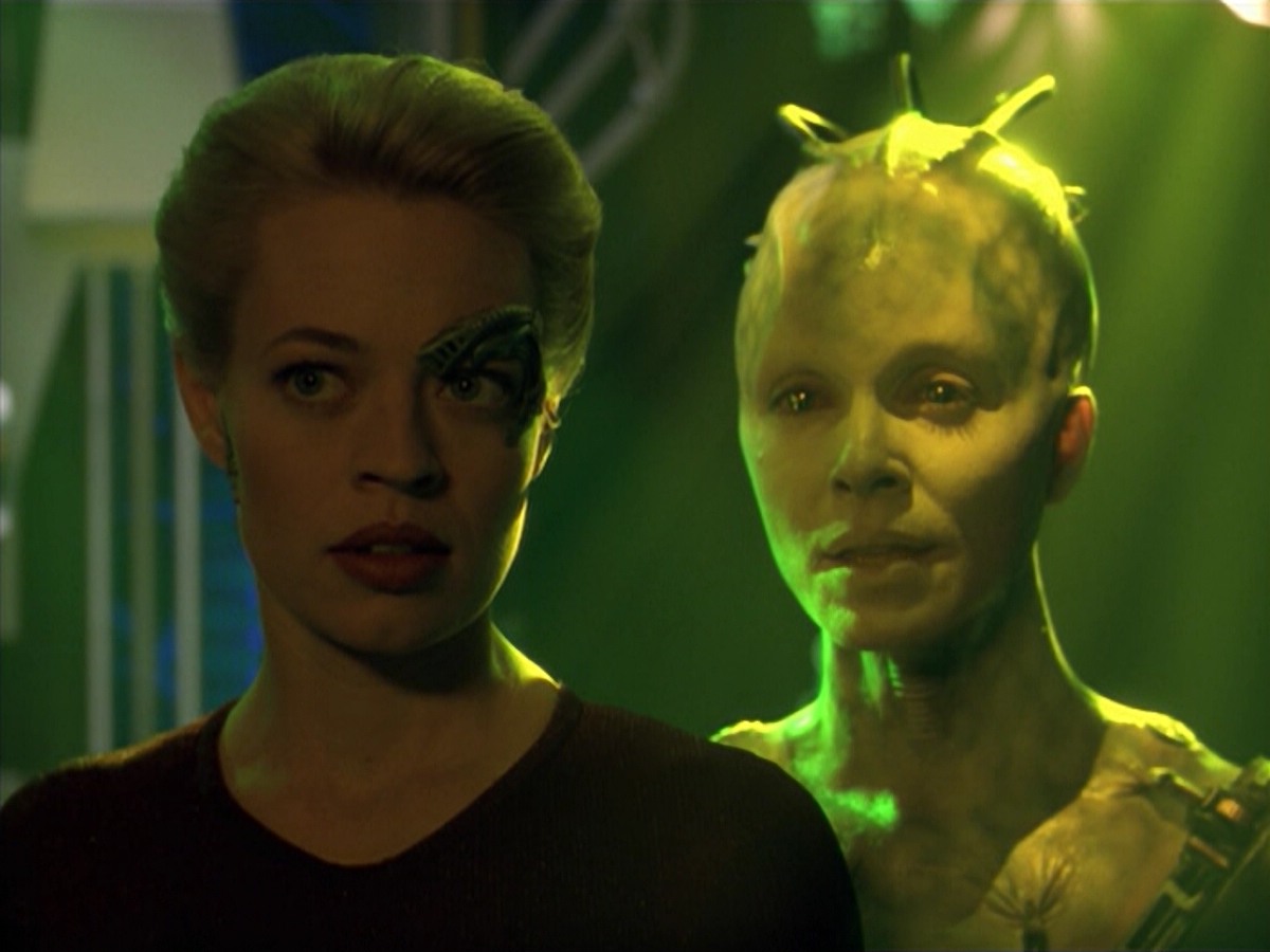 ariane179254_StarTrekVoyager_5x15_5x16_DarkFrontier_5672.jpg