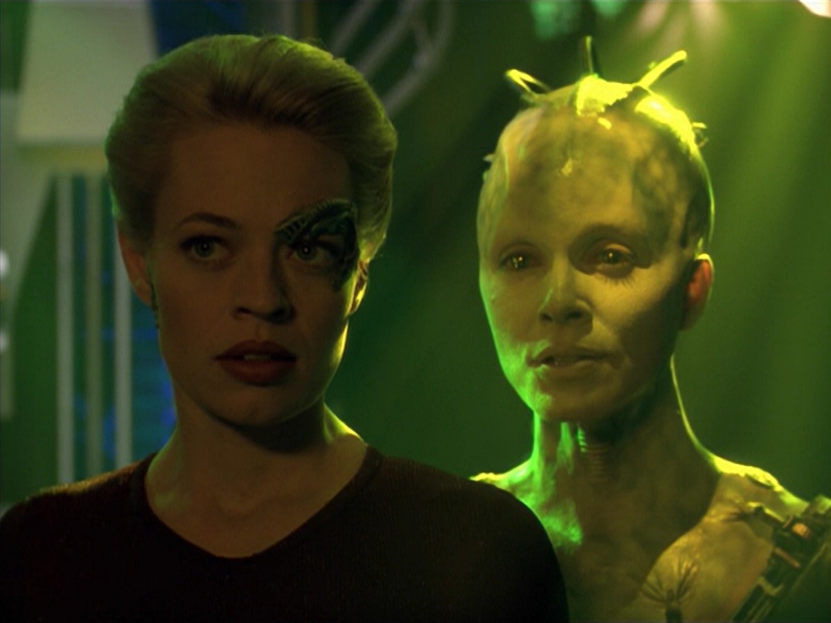 ariane179254_StarTrekVoyager_5x15_5x16_DarkFrontier_5673.jpg
