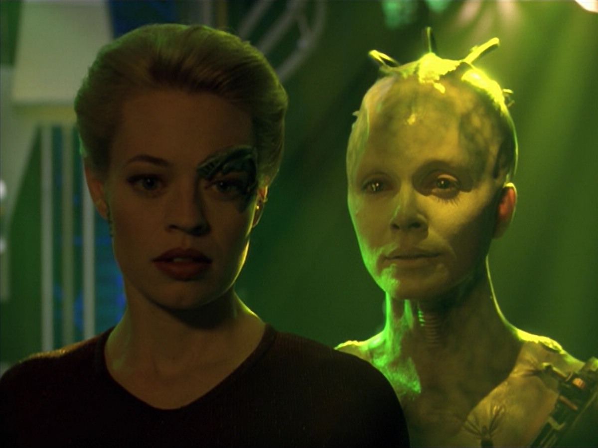 ariane179254_StarTrekVoyager_5x15_5x16_DarkFrontier_5675.jpg
