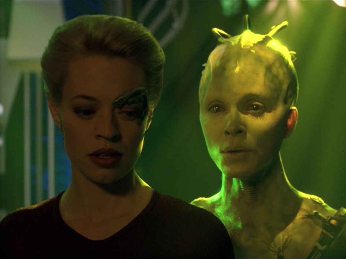 ariane179254_StarTrekVoyager_5x15_5x16_DarkFrontier_5677.jpg