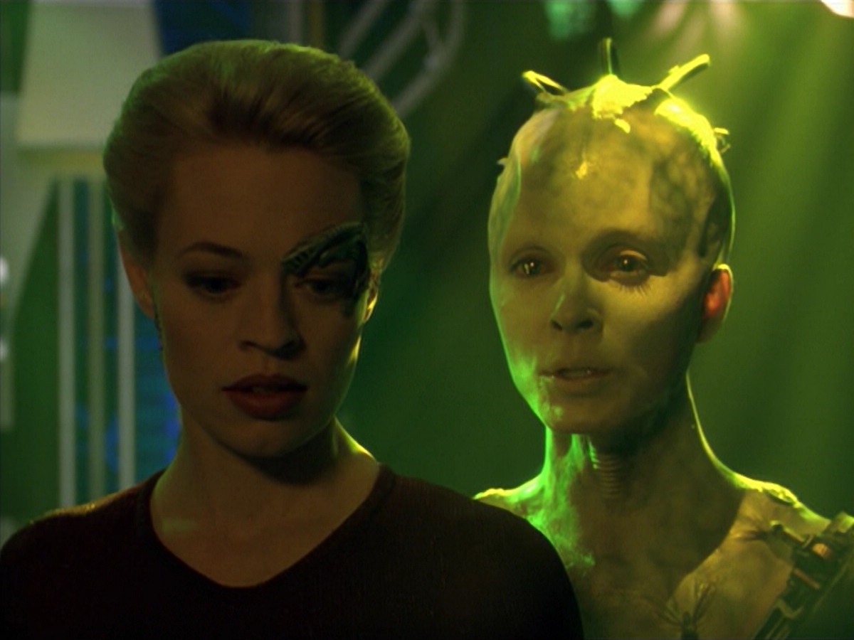 ariane179254_StarTrekVoyager_5x15_5x16_DarkFrontier_5678.jpg