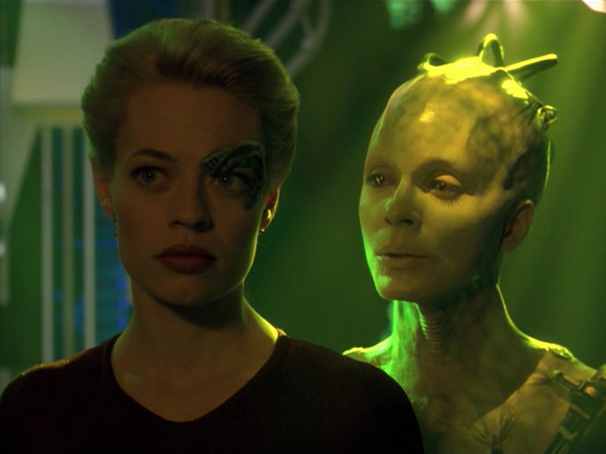 ariane179254_StarTrekVoyager_5x15_5x16_DarkFrontier_5689.jpg