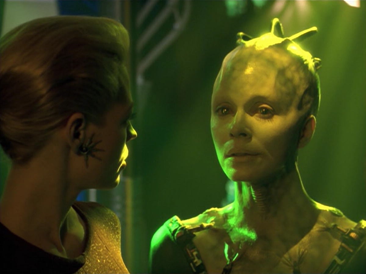 ariane179254_StarTrekVoyager_5x15_5x16_DarkFrontier_5705.jpg