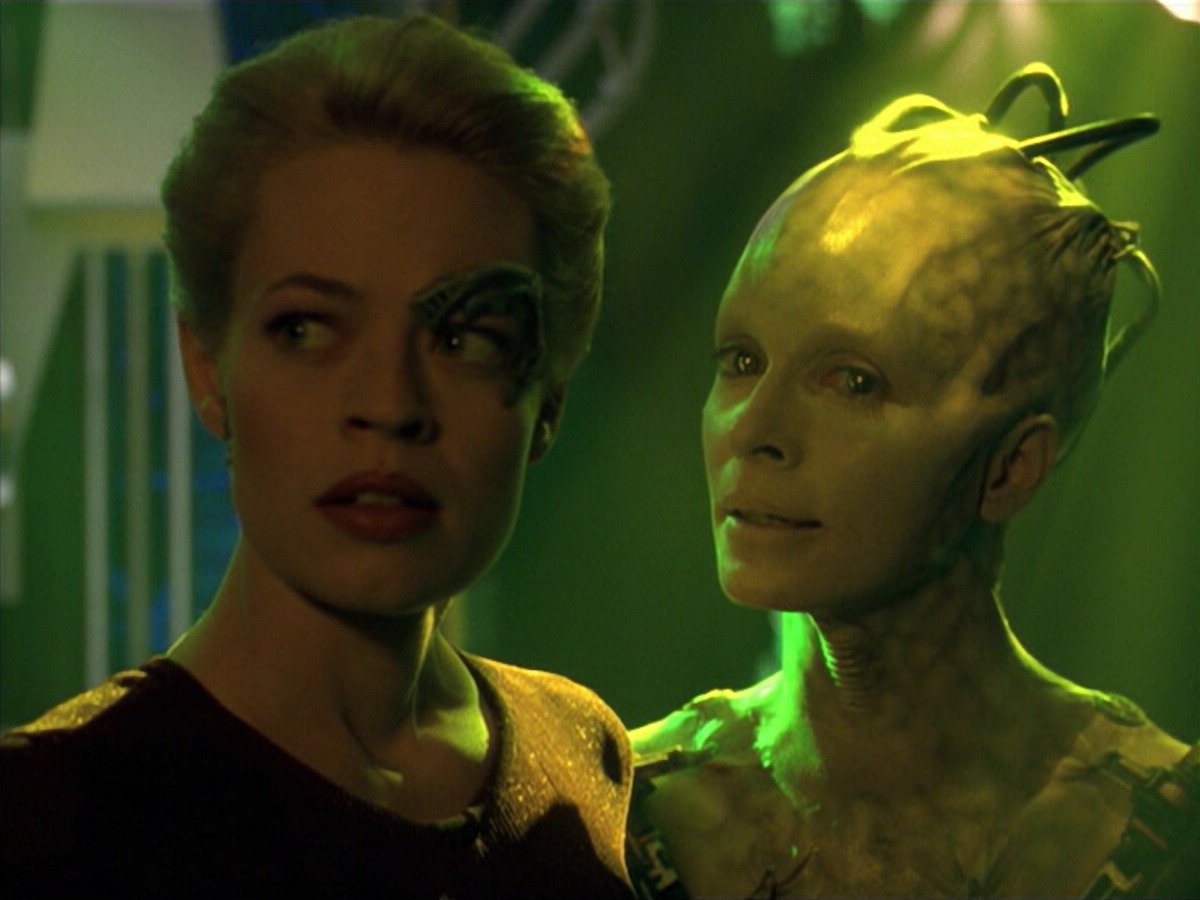 ariane179254_StarTrekVoyager_5x15_5x16_DarkFrontier_5726.jpg