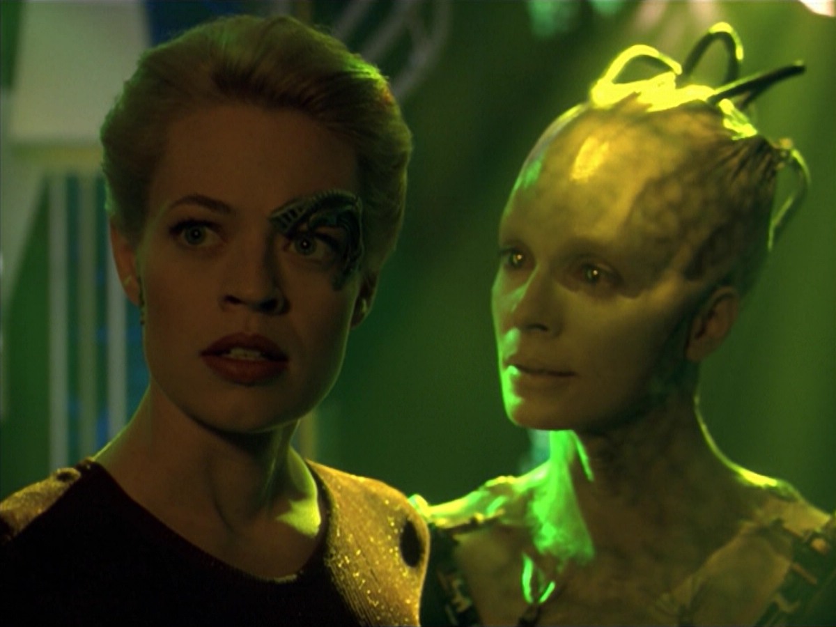 ariane179254_StarTrekVoyager_5x15_5x16_DarkFrontier_5731.jpg