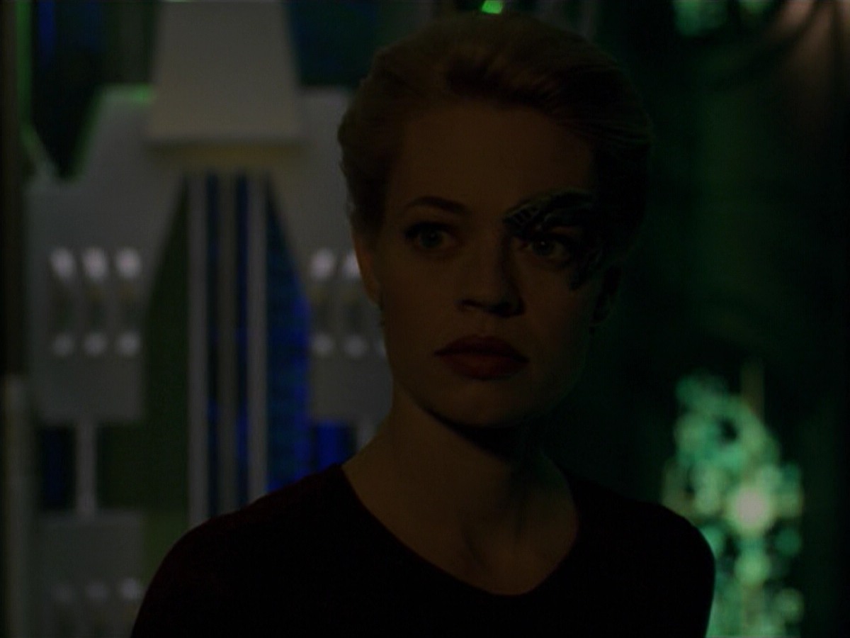 ariane179254_StarTrekVoyager_5x15_5x16_DarkFrontier_5780.jpg