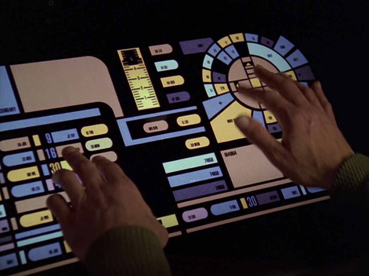 ariane179254_StarTrekVoyager_5x15_5x16_DarkFrontier_5801.jpg