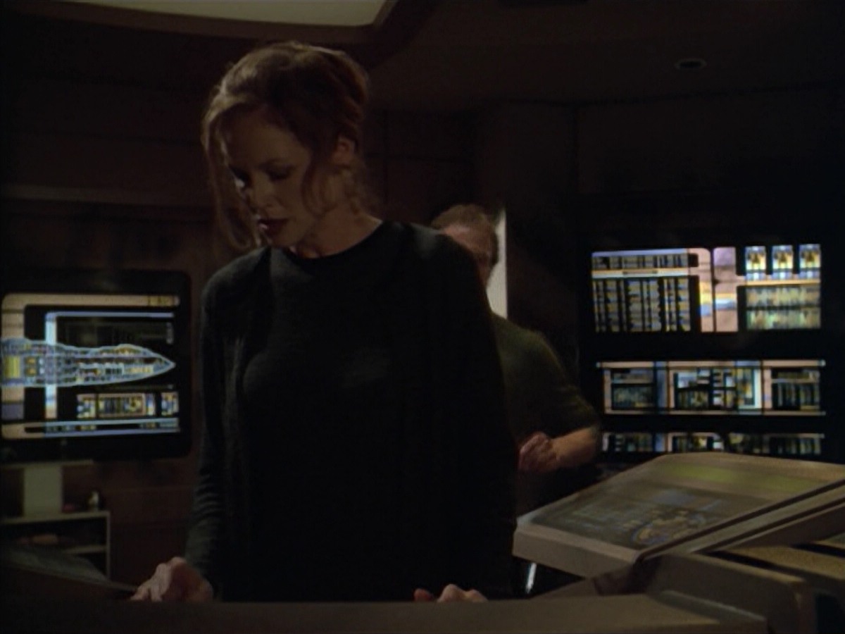 ariane179254_StarTrekVoyager_5x15_5x16_DarkFrontier_5814.jpg