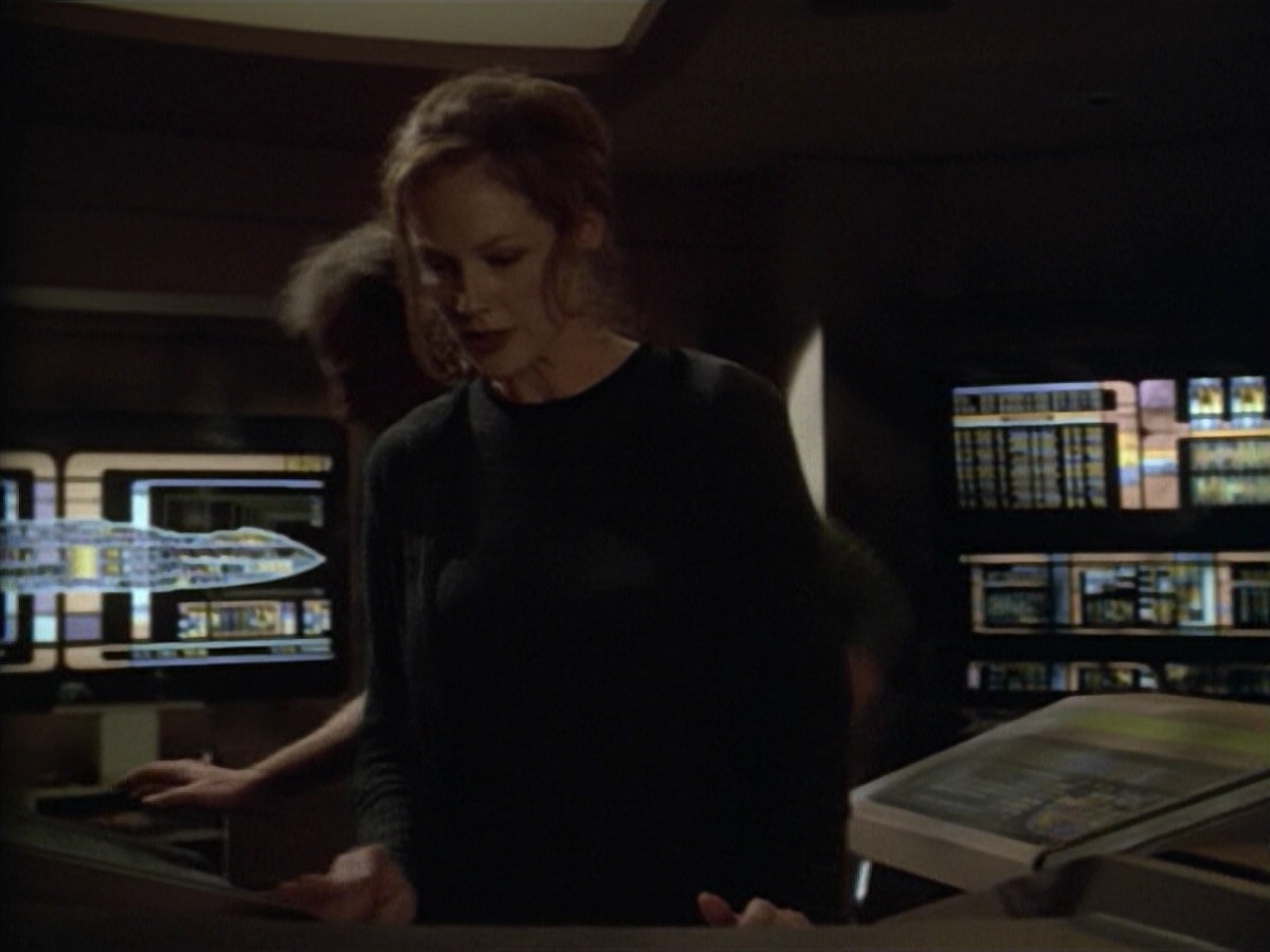 ariane179254_StarTrekVoyager_5x15_5x16_DarkFrontier_5818.jpg